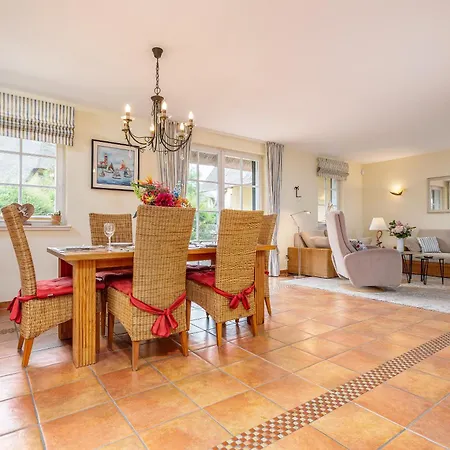 Duenenhaus Aurelia *